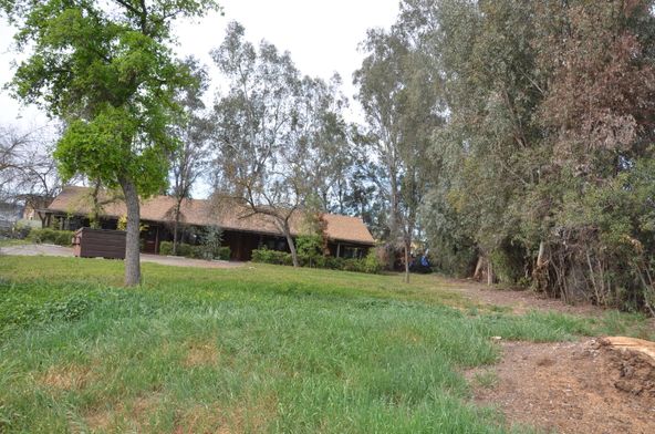 115 N Valley Oaks Dr, Visalia, CA 93292